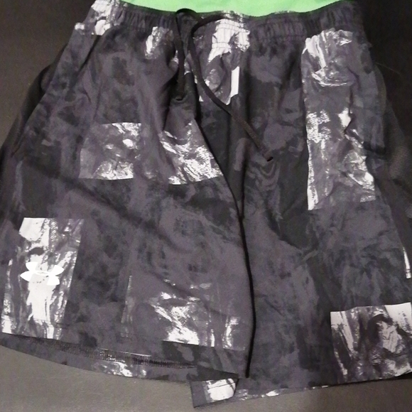 Under armour Combo t. Shirt and shorts - Picture 5 of 8